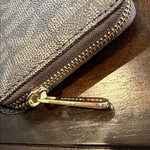 Michael Kors Signature Brown Key Card Holder wallet MK zip around designer - Picture 9 of 9